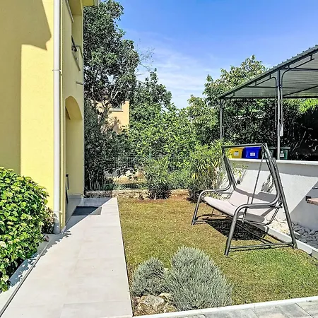 Apartmán Rondine-1 By Interhome